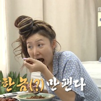In Your Kpop Box: The Moment Hwasa Changed Eating Ramen Forever!